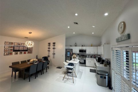 Villa ou maison à vendre à Coral Springs, Floride: 4 chambres, 207.17 m2 № 1888196 - photo 1