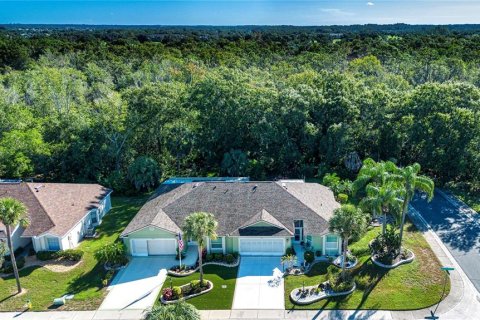 Villa ou maison à vendre à Sun City Center, Floride: 2 chambres, 130.25 m2 № 2421684 - photo 4