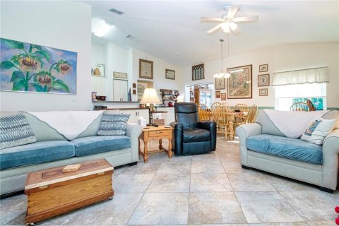 Villa ou maison à vendre à Sun City Center, Floride: 2 chambres, 130.25 m2 № 2421684 - photo 9