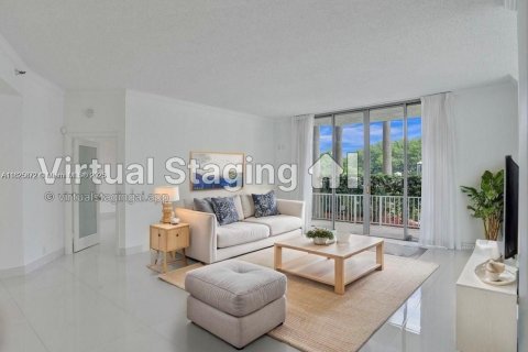 Снять в аренду кондоминиум в Авентура, Флорида 2 спальни, 136.01м2, № 1936315 - фото 2