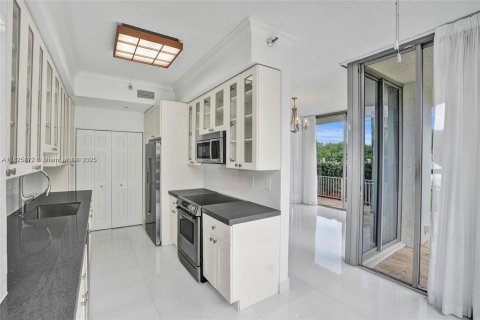 Снять в аренду кондоминиум в Авентура, Флорида 2 спальни, 136.01м2, № 1936315 - фото 14