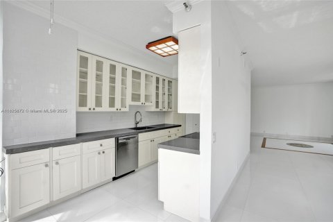 Снять в аренду кондоминиум в Авентура, Флорида 2 спальни, 136.01м2, № 1936315 - фото 13