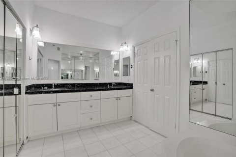 Снять в аренду кондоминиум в Авентура, Флорида 2 спальни, 136.01м2, № 1936315 - фото 21