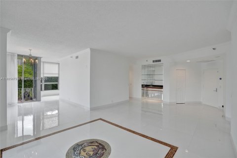 Снять в аренду кондоминиум в Авентура, Флорида 2 спальни, 136.01м2, № 1936315 - фото 11