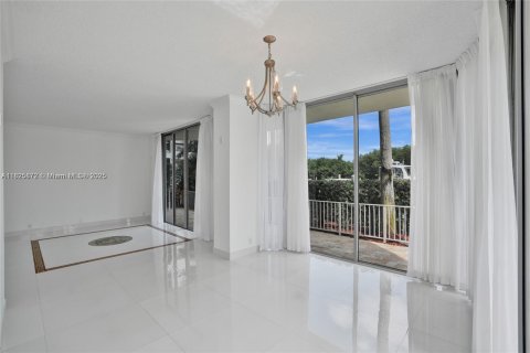 Снять в аренду кондоминиум в Авентура, Флорида 2 спальни, 136.01м2, № 1936315 - фото 12