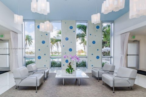 Condo in Miami Beach, Florida, 2 bedrooms  № 1809053 - photo 8