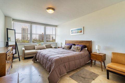 Condo in Miami Beach, Florida, 2 bedrooms  № 1809053 - photo 4