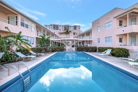 Condominio en venta en Miami Beach, Florida, 1 dormitorio, 70.88 m2 № 1952098 - foto 27