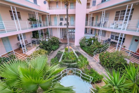 Condominio en venta en Miami Beach, Florida, 1 dormitorio, 70.88 m2 № 1952098 - foto 25