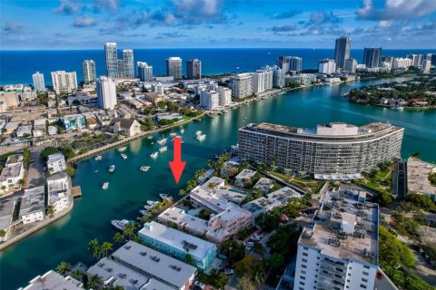 Condominio en venta en Miami Beach, Florida, 1 dormitorio, 70.88 m2 № 1952098 - foto 6