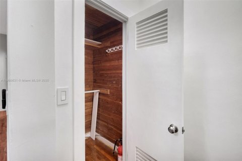 Condominio en venta en Miami Beach, Florida, 1 dormitorio, 70.88 m2 № 1952098 - foto 24