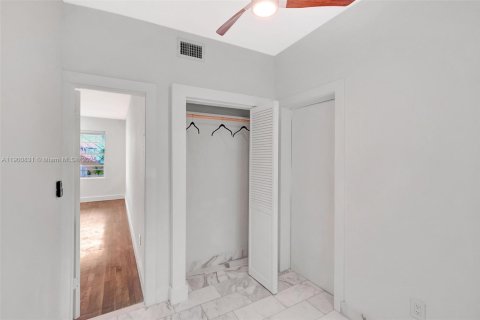 Condominio en venta en Miami Beach, Florida, 1 dormitorio, 70.88 m2 № 1952098 - foto 16
