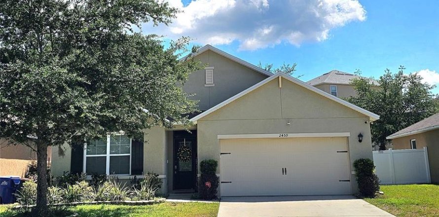 House in Tavares, Florida 4 bedrooms, 169.83 sq.m. № 2214816