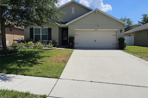 House in Tavares, Florida 4 bedrooms, 169.83 sq.m. № 2214816 - photo 2