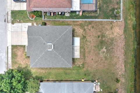 House in Lakeland, Florida 4 bedrooms, 268.02 sq.m. № 2196328 - photo 9