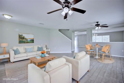 House in Lakeland, Florida 4 bedrooms, 268.02 sq.m. № 2196328 - photo 11