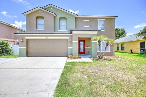 House in Lakeland, Florida 4 bedrooms, 268.02 sq.m. № 2196328 - photo 2