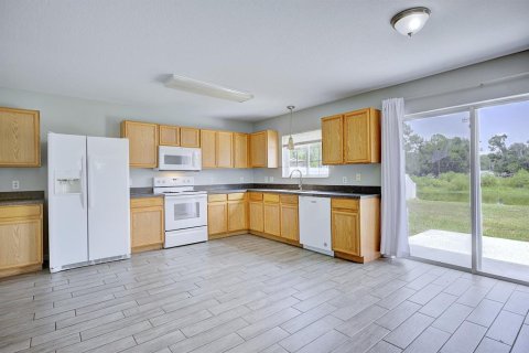House in Lakeland, Florida 4 bedrooms, 268.02 sq.m. № 2196328 - photo 17