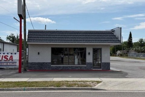 Immobilier commercial à Tampa, Floride 273.41 m2 № 2103282