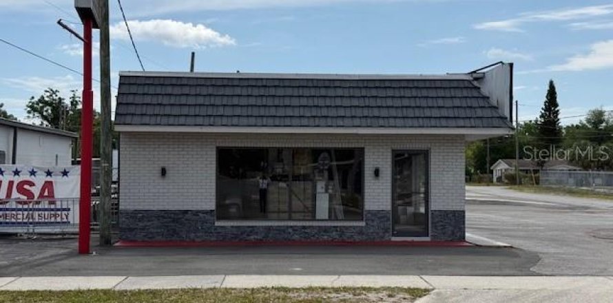 Immobilier commercial à Tampa, Floride 273.41 m2 № 2103282