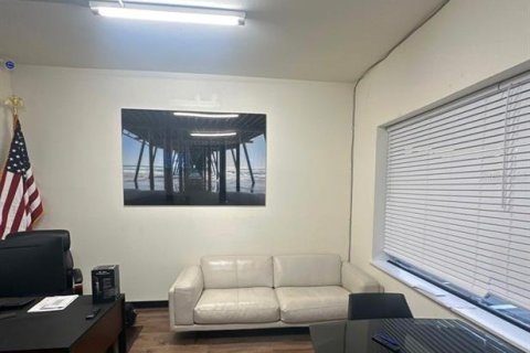 Immobilier commercial à vendre à Tampa, Floride: 273.41 m2 № 2103282 - photo 6
