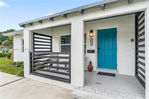 Villa ou maison à louer à Miami, Floride: 2 chambres, 65.03 m2 № 2258131 - photo 14