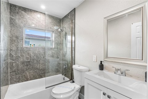 Villa ou maison à louer à Miami, Floride: 2 chambres, 65.03 m2 № 2258131 - photo 10