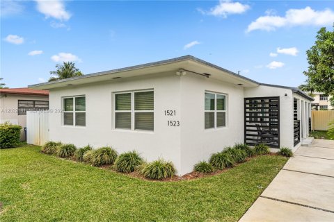 Villa ou maison à louer à Miami, Floride: 2 chambres, 65.03 m2 № 2258131 - photo 15