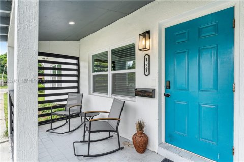 Villa ou maison à louer à Miami, Floride: 2 chambres, 65.03 m2 № 2258131 - photo 13