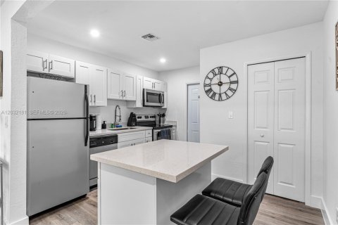 Villa ou maison à louer à Miami, Floride: 2 chambres, 65.03 m2 № 2258131 - photo 8