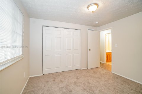 Снять в аренду виллу или дом в Лодерхилл, Флорида 2 спальни, 120.77м2, № 2004674 - фото 23