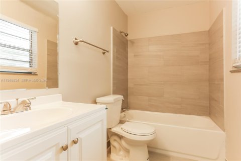 Снять в аренду виллу или дом в Лодерхилл, Флорида 2 спальни, 120.77м2, № 2004674 - фото 26