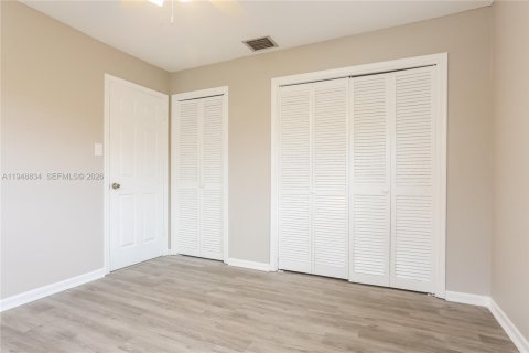 Снять в аренду виллу или дом в Лодерхилл, Флорида 2 спальни, 120.77м2, № 2004674 - фото 25