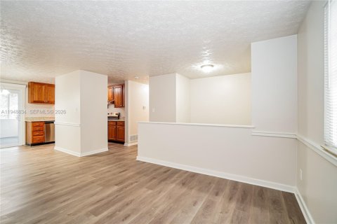 Снять в аренду виллу или дом в Лодерхилл, Флорида 2 спальни, 120.77м2, № 2004674 - фото 5