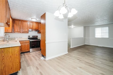 Снять в аренду виллу или дом в Лодерхилл, Флорида 2 спальни, 120.77м2, № 2004674 - фото 10