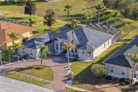 House in Spring Hill, Florida 4 bedrooms, 295.71 sq.m. № 2211763 - photo 2