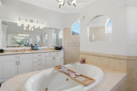 House in Spring Hill, Florida 4 bedrooms, 295.71 sq.m. № 2211763 - photo 22
