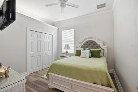 House in Spring Hill, Florida 4 bedrooms, 295.71 sq.m. № 2211763 - photo 27