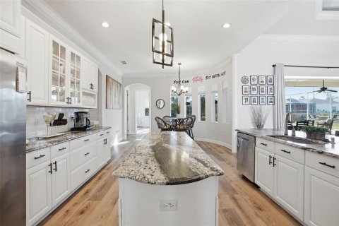 House in Spring Hill, Florida 4 bedrooms, 295.71 sq.m. № 2211763 - photo 14