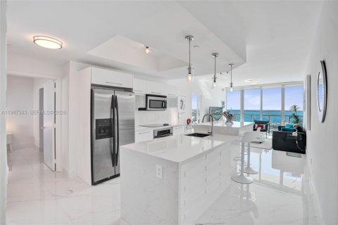 Copropriété à vendre à Miami, Floride: 2 chambres, 112.23 m2 № 2005355 - photo 17