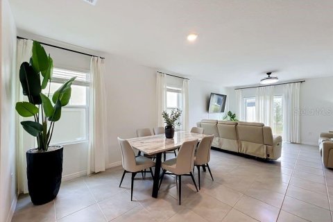 Villa ou maison à vendre à Davenport, Floride: 5 chambres, 234.3 m2 № 2284390 - photo 11