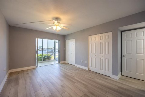 Condo in Cape Coral, Florida, 2 bedrooms  № 1717736 - photo 20