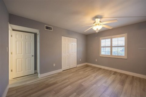 Condo in Cape Coral, Florida, 2 bedrooms  № 1717736 - photo 17