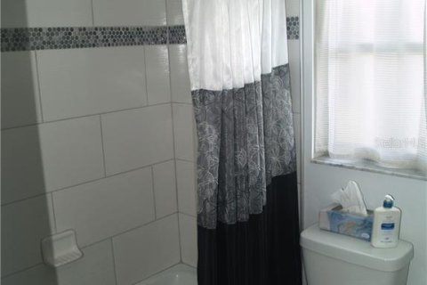 Condominio en alquiler en Sarasota, Florida, 3 dormitorios, 134.15 m2 № 229923 - foto 8