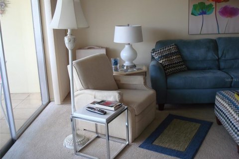 Condominio en alquiler en Sarasota, Florida, 3 dormitorios, 134.15 m2 № 229923 - foto 4