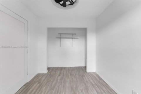 Apartment in Miami, Florida 3 bedrooms, 88.44 sq.m. № 1952621 - photo 4