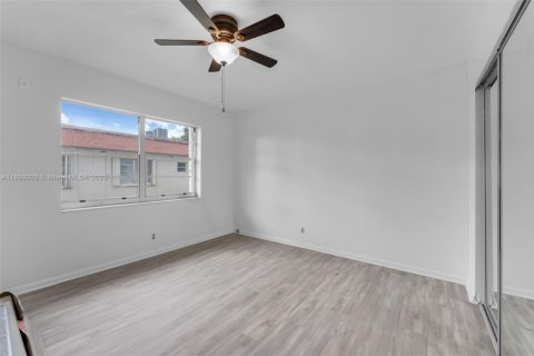 Apartment in Miami, Florida 3 bedrooms, 88.44 sq.m. № 1952621 - photo 9