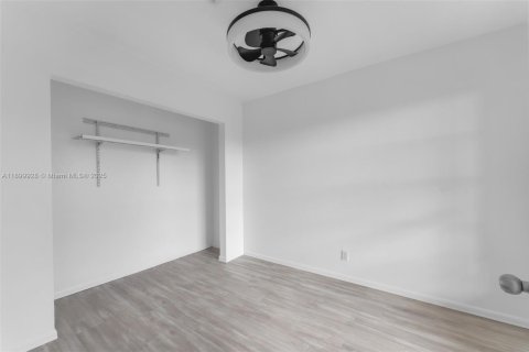 Apartment in Miami, Florida 3 bedrooms, 88.44 sq.m. № 1952621 - photo 3