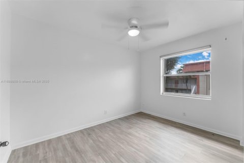 Apartment in Miami, Florida 3 bedrooms, 88.44 sq.m. № 1952621 - photo 14