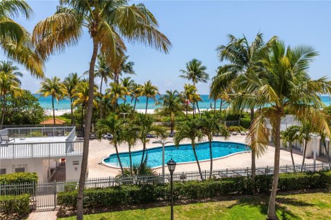 Condominio en venta en Miami Beach, Florida, 2 dormitorios, 152.82 m2 № 1864274 - foto 28